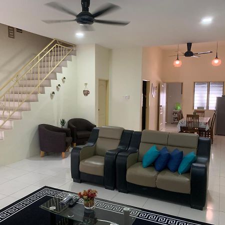 Zillqayyim Homestay セリ・イスカンダル エクステリア 写真