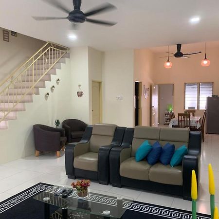 Zillqayyim Homestay セリ・イスカンダル エクステリア 写真